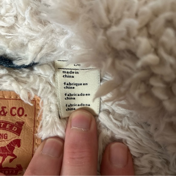 Levi's White Sherpa Lined Denim Vest - Picture 3 of 7